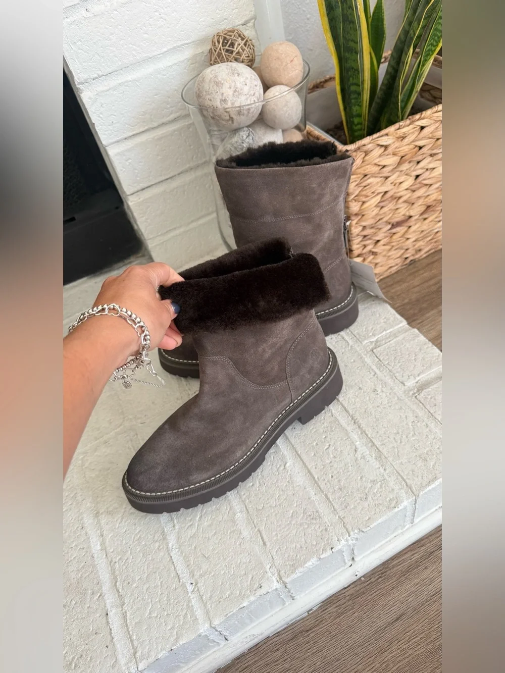 Naturalizer Brown Suede Shearling Lined Water Repellent Boots EU 37 US 6.5-7 New